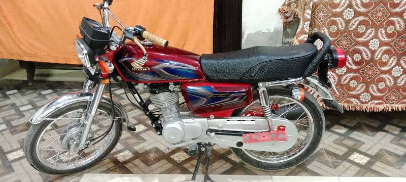 Honda 125 new with orignal number 4