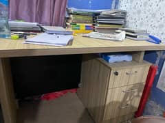 office Table and chair 0