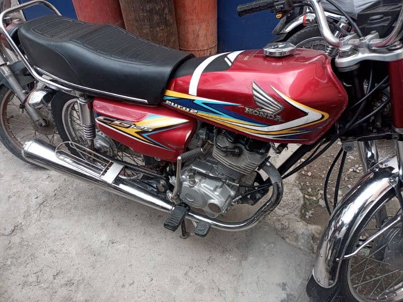 Honda 125 , mdl 2019,condition very good, sealed engine 7