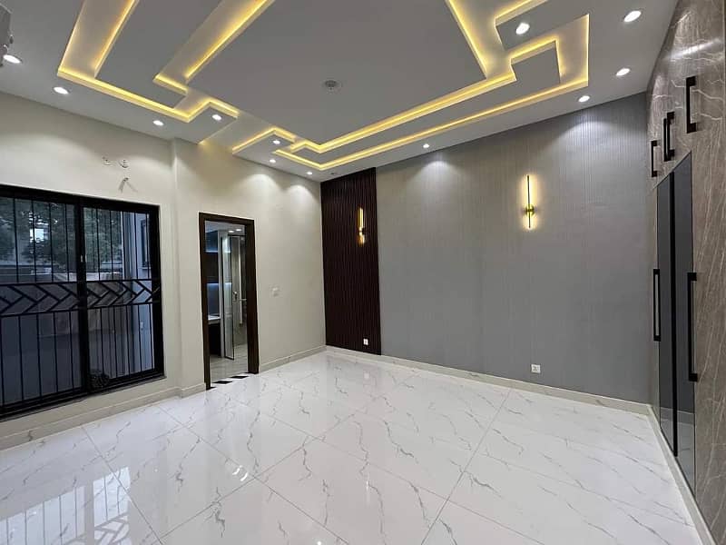 10 Marla upper portion available for rent Bahria town Lahore 2