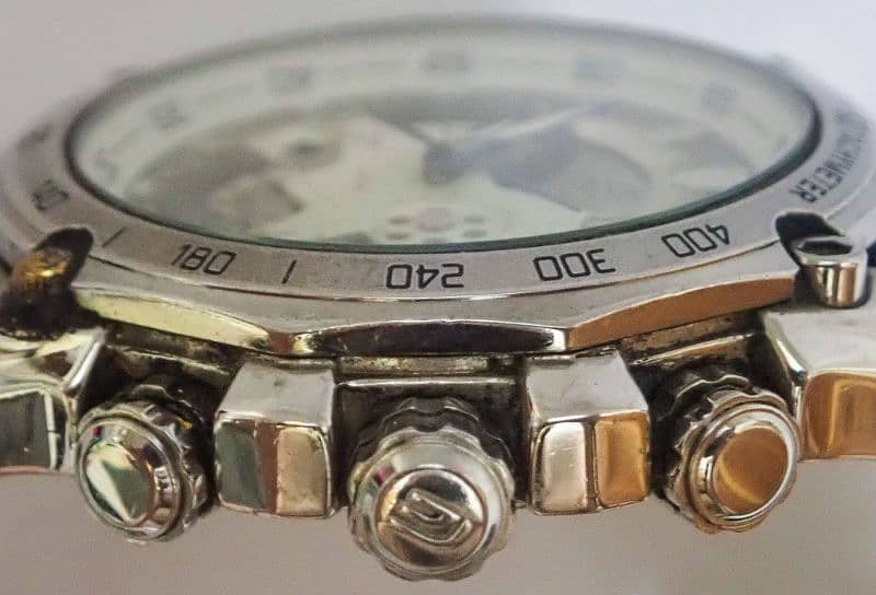 Edifice Casio 100% Orignal Chronograph Men's Watch-EF-550D-7AVDF. 3