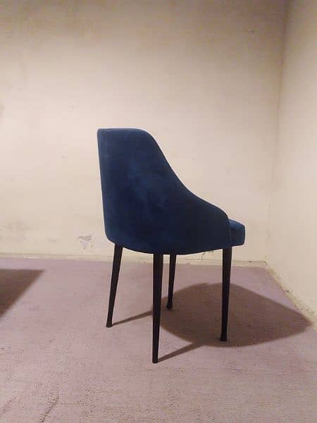 Valvet chairs . 0