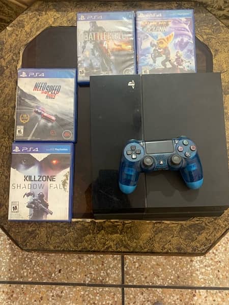 PS4 with console and 4 games cd 2