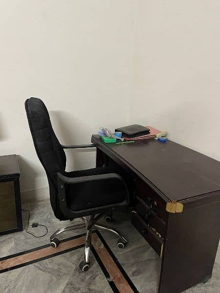 study table and chair 1