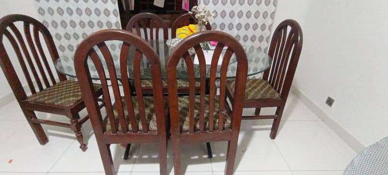 Dining table with chairs for urgent sale! 0