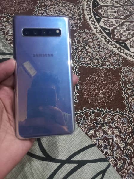 Samsung galaxy s 10 5g 8/ 256 0
