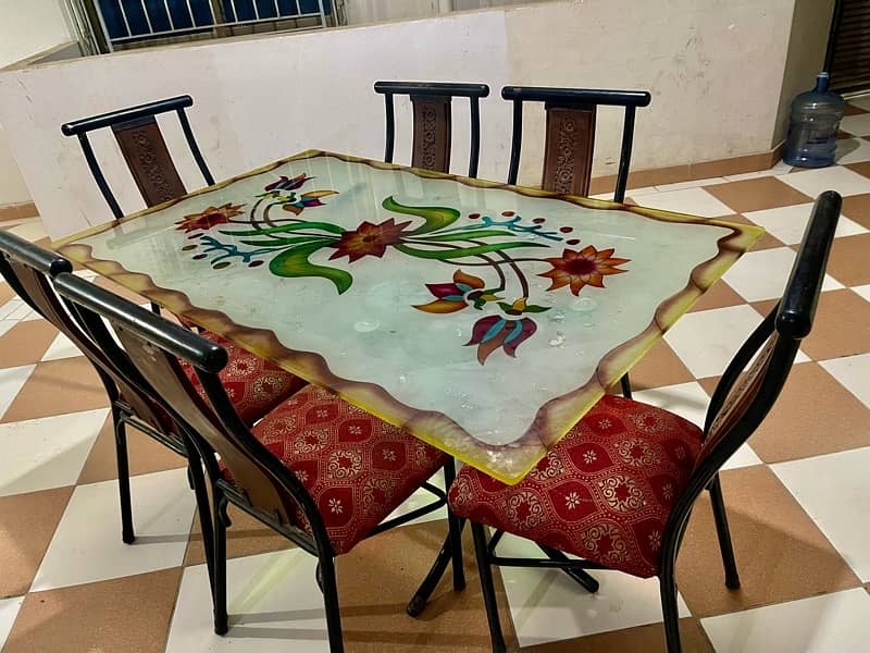 6 Seater Dinning Table In Clean and Good Condition. 1