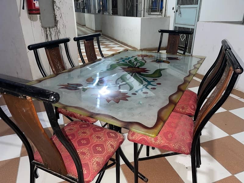 6 Seater Dinning Table In Clean and Good Condition. 3