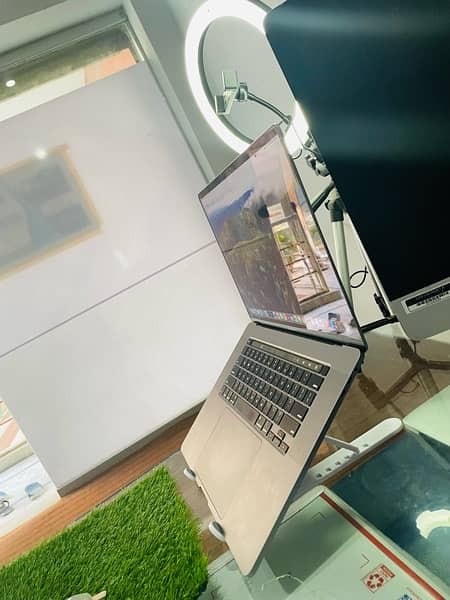 Apple MacBook Pro 2019 Core i9 16/512SSD 15.4 inch Best For Editing 6