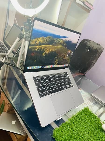 Apple MacBook Pro 2019 Core i9 16/512SSD 15.4 inch Best For Editing 9