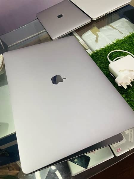 Apple MacBook Pro 2019 Core i9 16/512SSD 15.4 inch Best For Editing 13