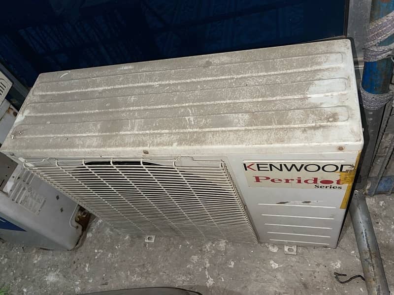 2 used 1 ton AC non inverter 4