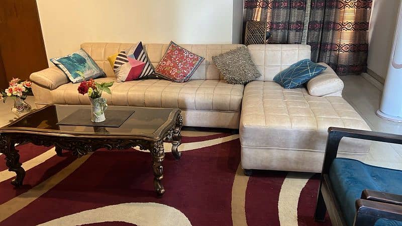 urgent sale sofa set neat & clean 2