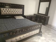 king size bed for sale with sidetables and mattress + Dressing