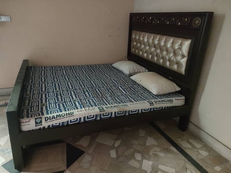 king size bed for sale with sidetables and mattress + Dressing 4