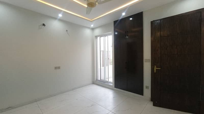 Good Prime Location 8 Marla House For sale In DHA 9 Town - Block C 33