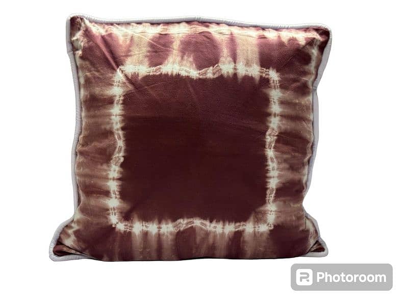 cushions are available in good shape and price 0