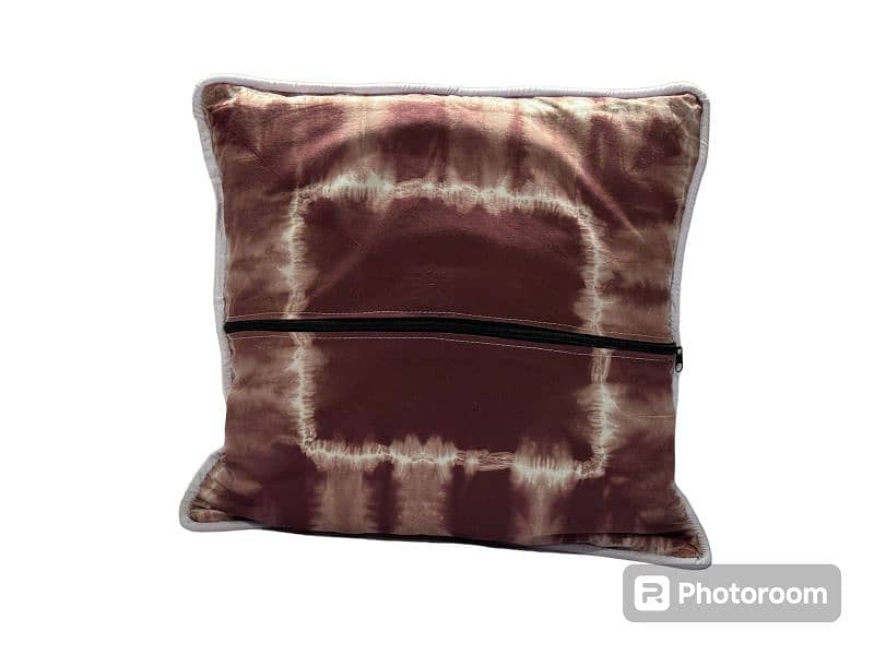 cushions are available in good shape and price 1