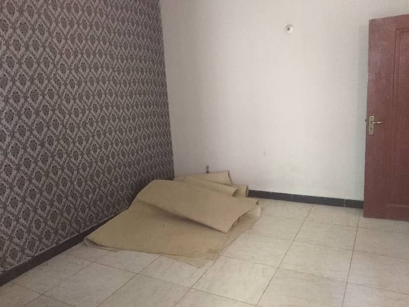 Flat for rent E 11 2 medical society 4