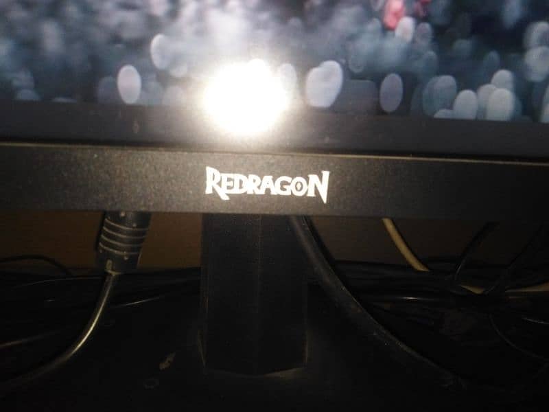 165hz curved gaming monitor Redragon 1