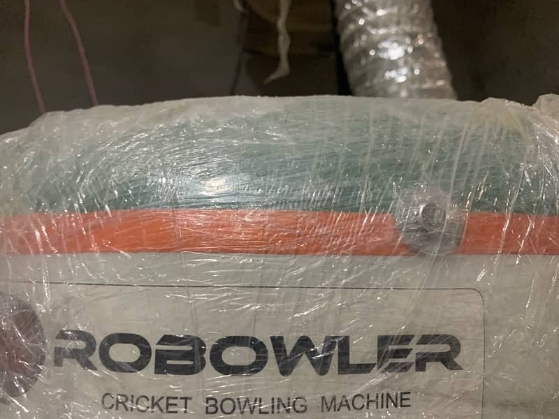 ROBOWLER CRICKIT BOWLING MACHINE 2