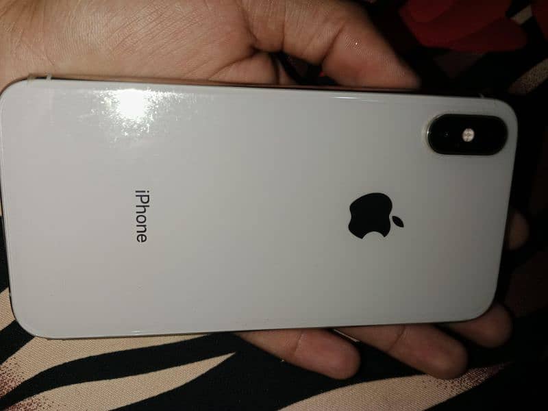 Iphone XS Good Condition Phon in White Color 0