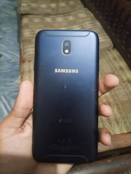 Samsung Galaxy j7 pro 0