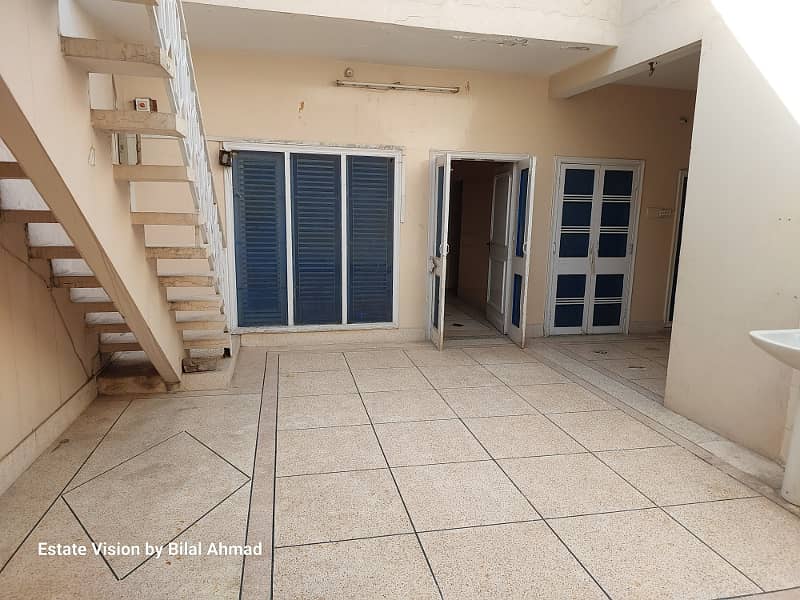 7 Marla complete separate portion with 6 bedroom 6 bathroom kitchen garage near Madina park 4