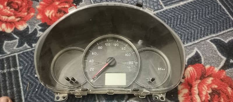 Toyota vitz 2014 genuine speedometer 0