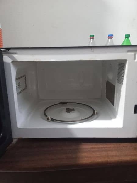 little bit used in good condition dawlance microwave 4