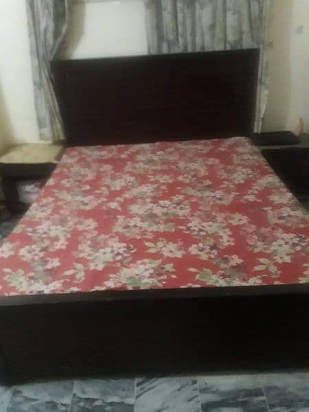 king size  bed  WITH MATTRESS 3