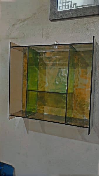 Glass Almarian show pieces 8