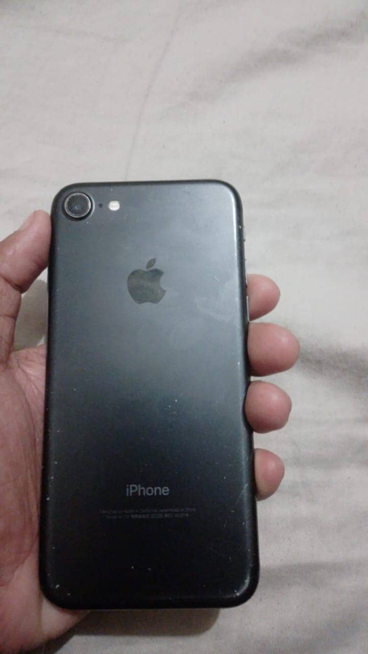 iphone 7 black colour 128GB 2
