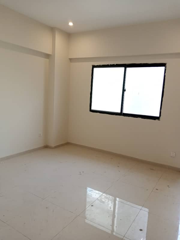 Apartment for rent 3bed rooms 2nd floor lift car parking 4