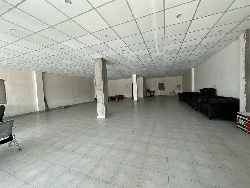 1 Kanal Building Available For Rent 7