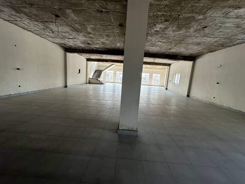 1 Kanal Building Available For Rent 15