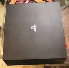 PS4 PRO 1 TB + 2 CONTROLLERS