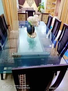 8 Seater Dinning Table is for Sale