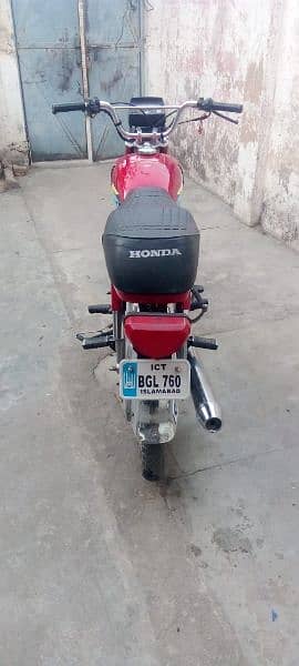 Honda 2021 CD 70cc urgent sale Islamabad number 03318227926 1