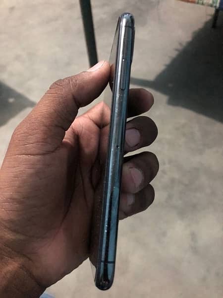 iPhone x 64 gb official pta approved sami unlock he 4