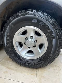 265/75/16 jeep tyre