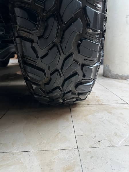 265/75/16 jeep tyre 7