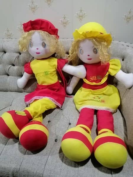 Beautiful Twin Dolls 0