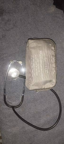 stethoscope and blood pressure monitor 4