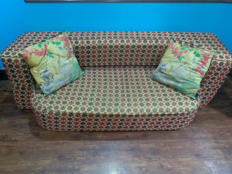 Beautiful Sofa com Bed in perfect condition 0