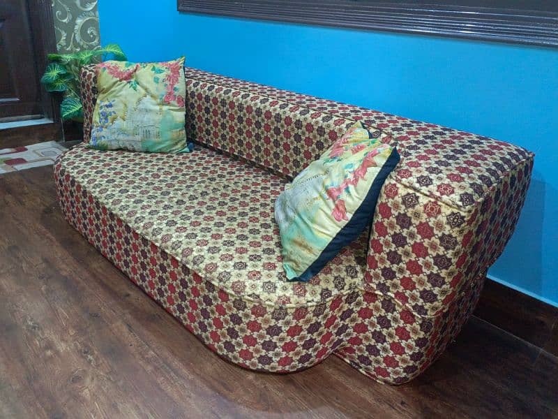 Beautiful Sofa com Bed in perfect condition 1