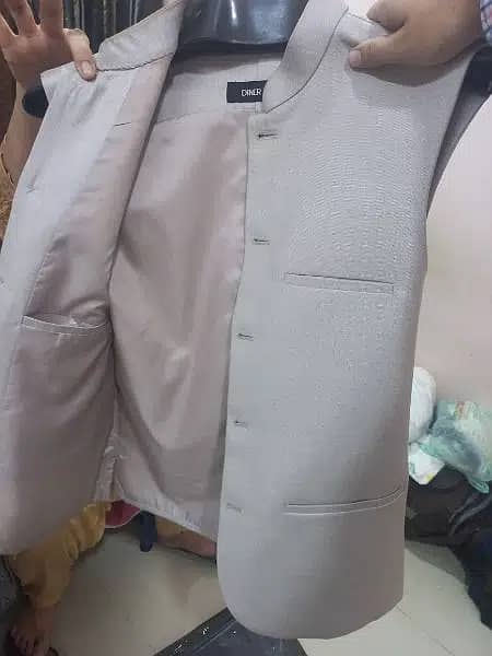 Diners Off White Beige Color West Coat For Sell Only One Time Used 5