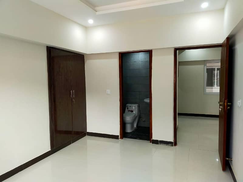 2 bedroom unfurnished apartment Available for Rent in capital Residencia 3