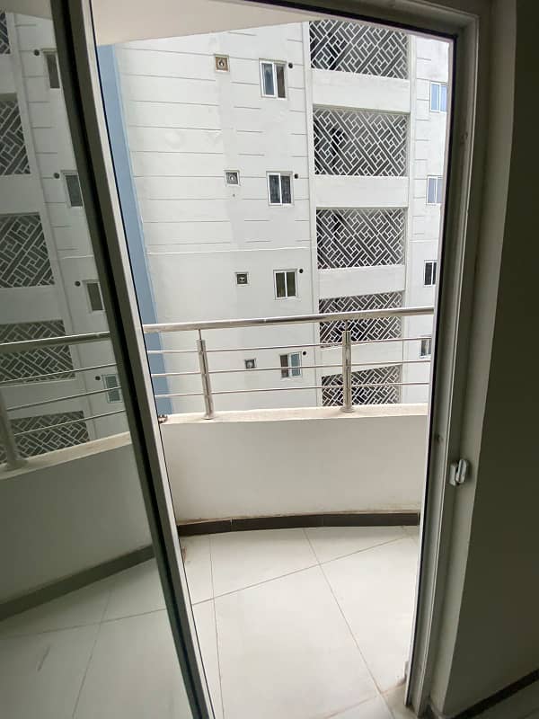 2 bedroom unfurnished apartment Available for Rent in capital Residencia 12