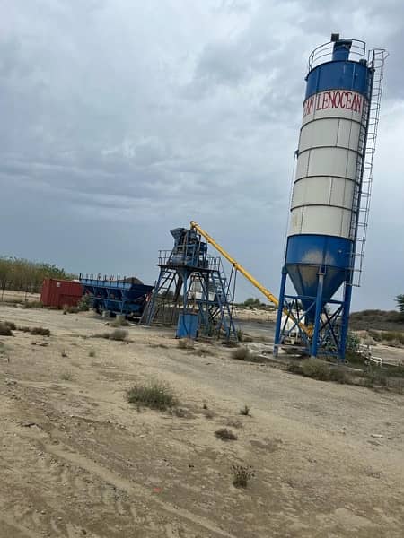 Half Cubic Metter Batching Plant With 100 Ton Silo 2